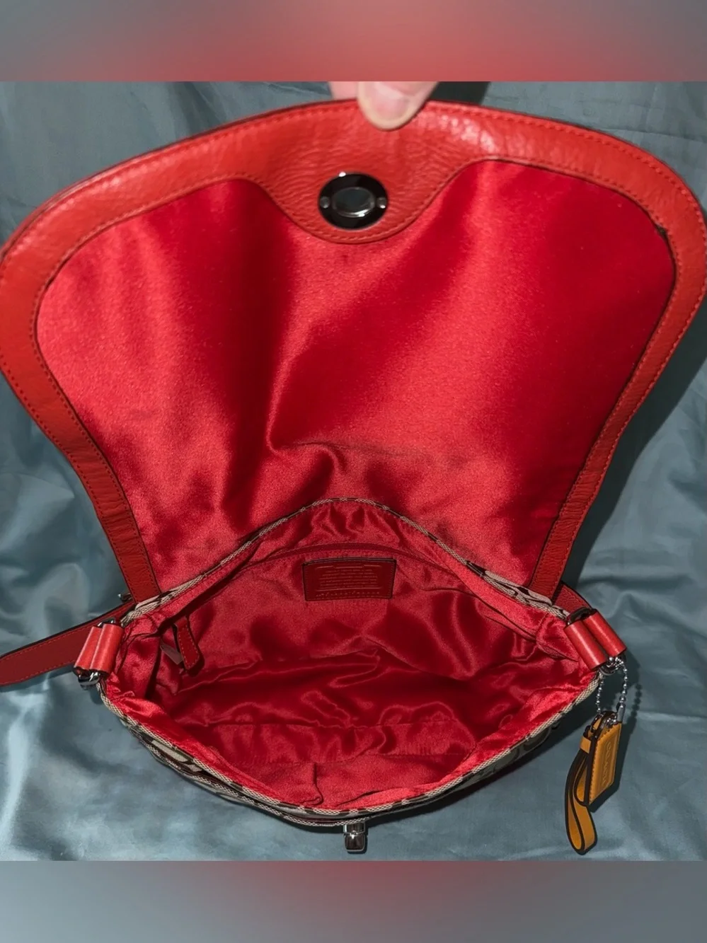 Coach PARK SIGNATURE FLAP BAG F23933 Khaki/Vermilion